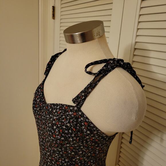 Floral Tie Strap Sundress Aeropostale Black Fit-and-Flare Size Small - Picture 2 of 7